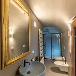 Historic Palace Overlooking Piana Di Navelli Holiday home *