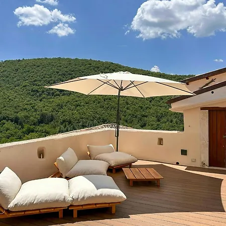 Historic Palace Overlooking Piana Di Navelli