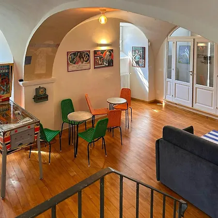 Holiday home Historic Palace Overlooking Piana Di Navelli *