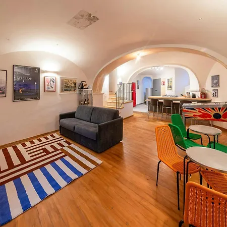 Holiday home Historic Palace Overlooking Piana Di Navelli Caporciano