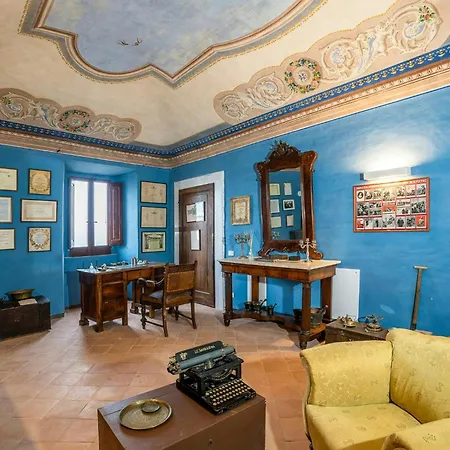 Holiday home Historic Palace Overlooking Piana Di Navelli