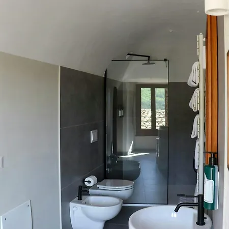 Holiday home Historic Palace Overlooking Piana Di Navelli Caporciano