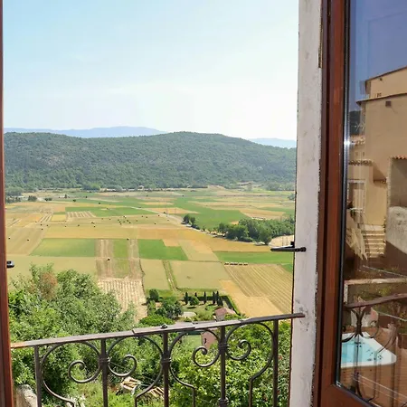 Historic Palace Overlooking Piana Di Navelli Holiday home *