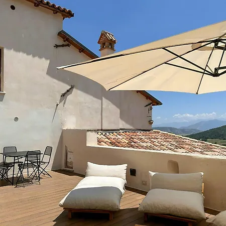 Historic Palace Overlooking Piana Di Navelli