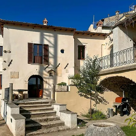 Historic Palace Overlooking Piana Di Navelli