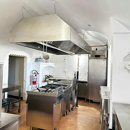 Holiday home Historic Palace Overlooking Piana Di Navelli