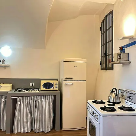 Historic Palace Overlooking Piana Di Navelli * Caporciano