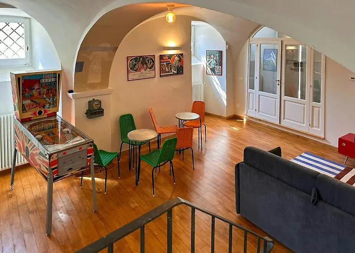 Vakantiehuis Historic Palace Overlooking Piana Di Navelli *