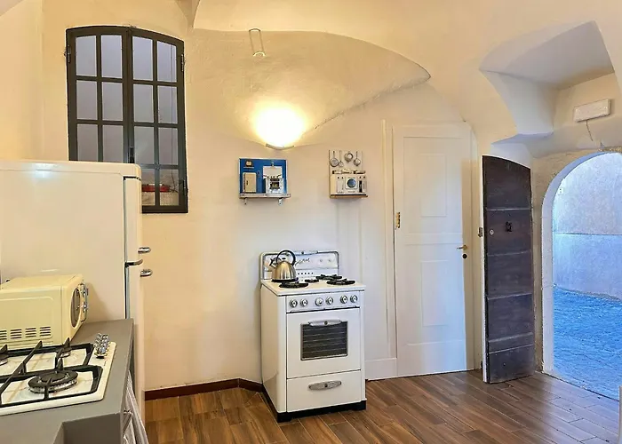 Historic Palace Overlooking Piana Di Navelli * Caporciano