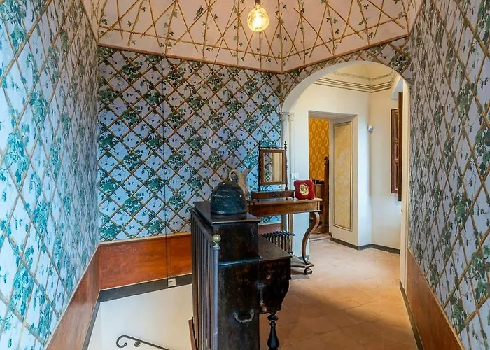 Historic Palace Overlooking Piana Di Navelli 別荘 Caporciano