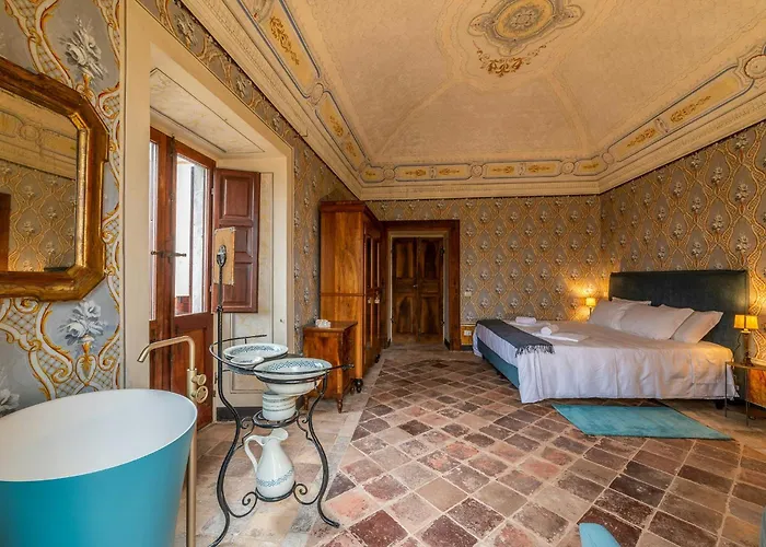 Historic Palace Overlooking Piana Di Navelli 別荘 Caporciano