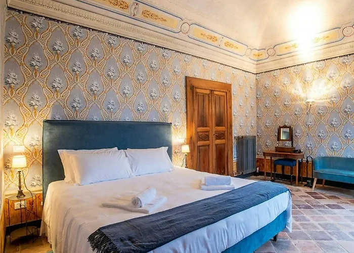 Historic Palace Overlooking Piana Di Navelli Vakantiehuis Caporciano