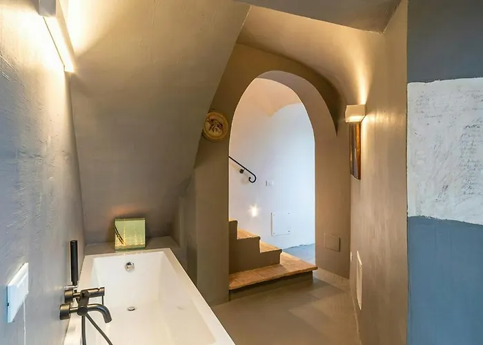 بيت للعطل Historic Palace Overlooking Piana Di Navelli Caporciano